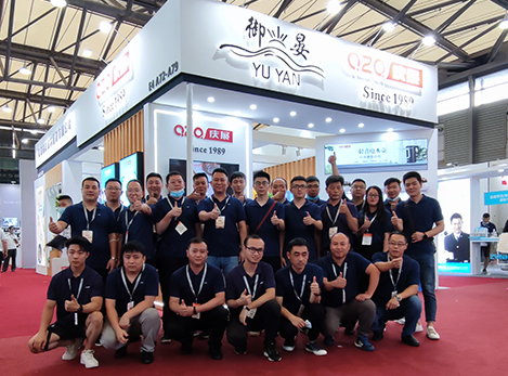 Cutlery manufacturer shows new products in China Daily-Use Articles Trade Fair